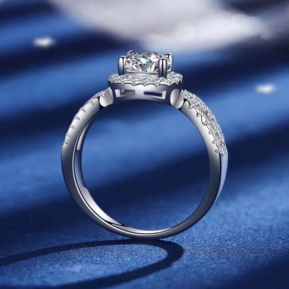 One Carat Diamond Moissanite Silver Engagement Wedding Ring - Picture 2 of 11